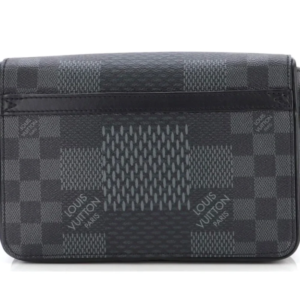 Studio messenger bag limited edition Damier graphite 3D - Picture 3 of 7